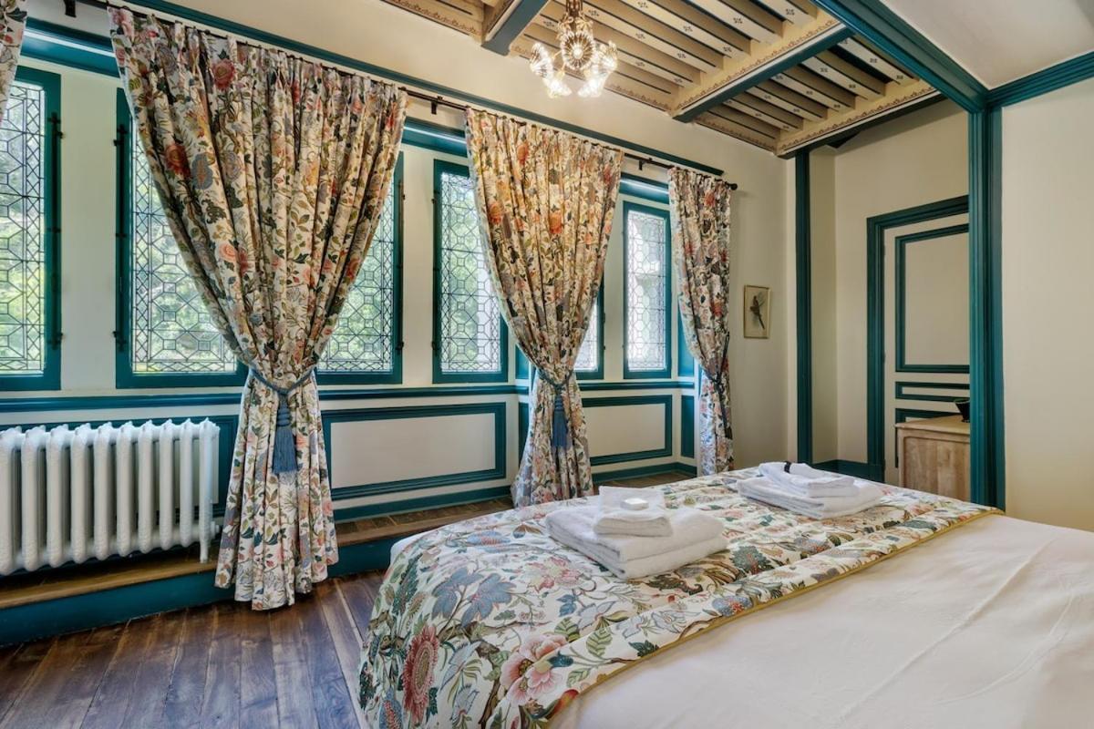 Kasteliades, Chateau De Burnand Екстериор снимка